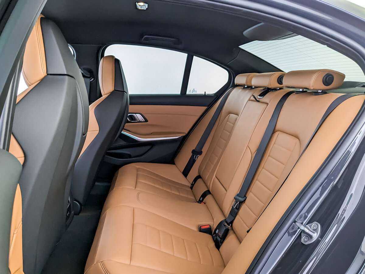 BMW 3 серии с пробегом — 2022 год. Фото: #8