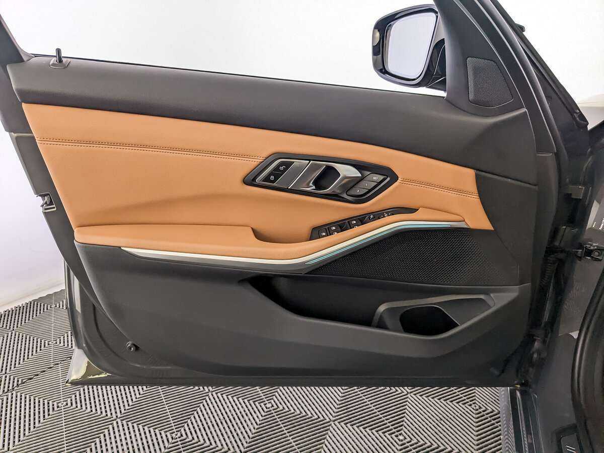 BMW 3 серии с пробегом — 2022 год. Фото: #14