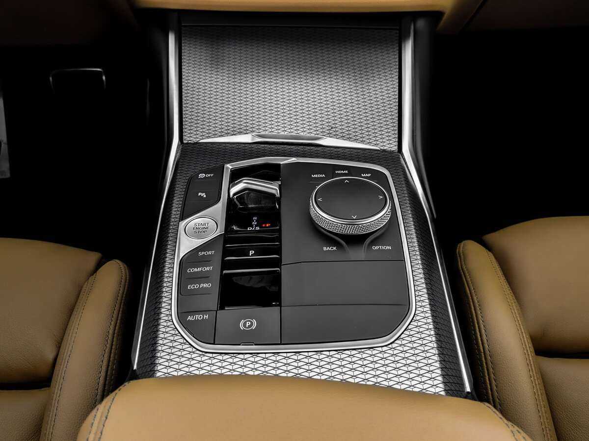 BMW 3 серии с пробегом — 2022 год. Фото: #24