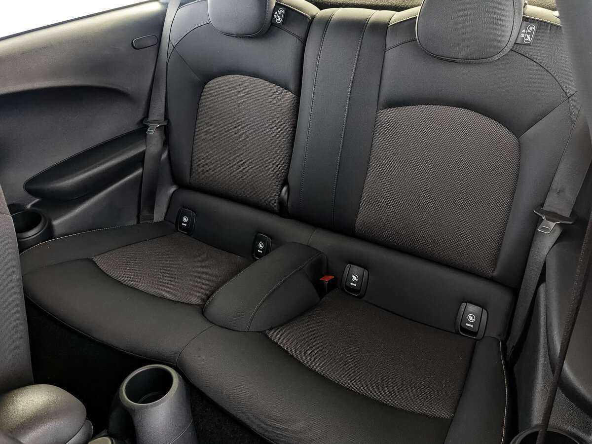 Mini Hatch с пробегом — 2020 год. Фото: #12