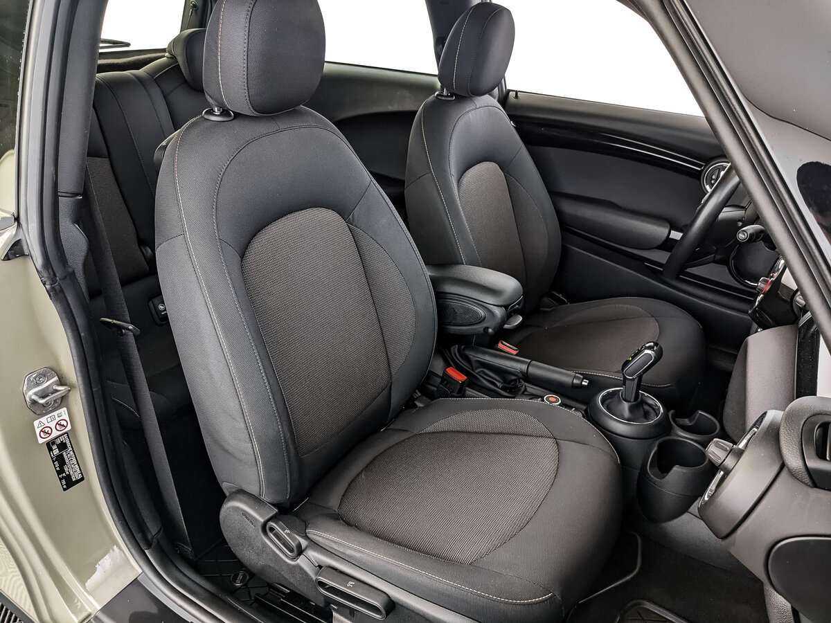 Mini Hatch с пробегом — 2020 год. Фото: #18