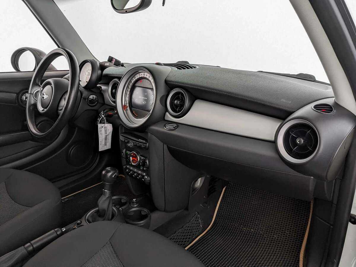 Mini Clubman с пробегом — 2011 год. Фото: #8