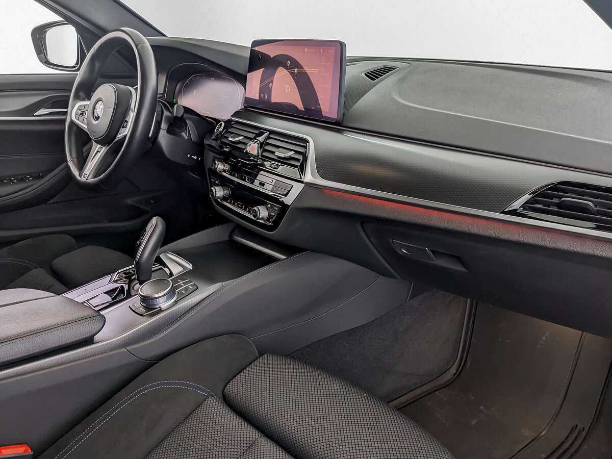 BMW 5 серии с пробегом — 2021 год. Фото: #8