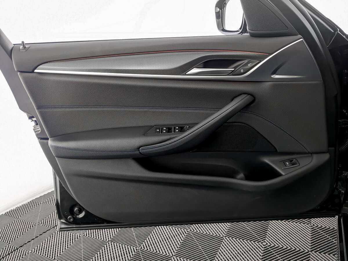 BMW 5 серии с пробегом — 2021 год. Фото: #10