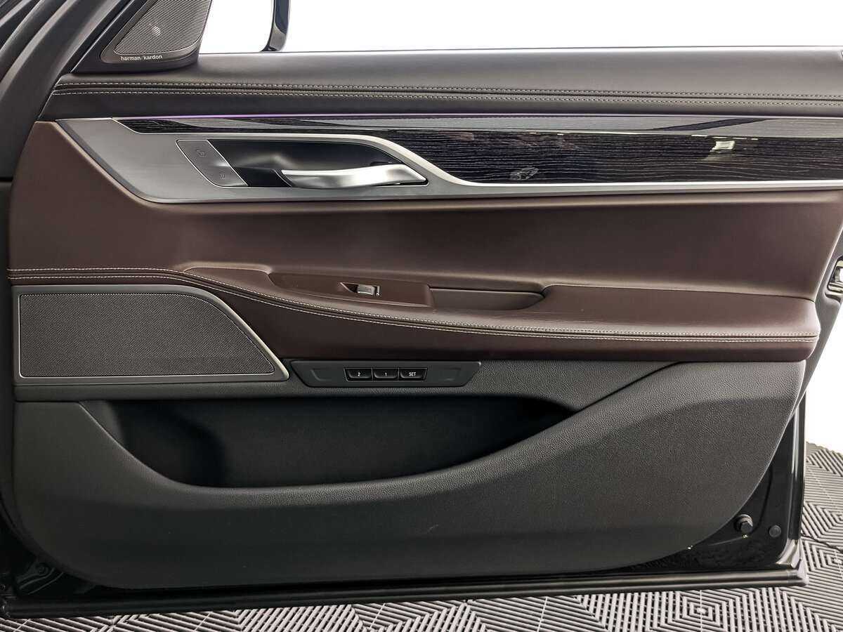 BMW 7 серии с пробегом — 2020 год. Фото: #17