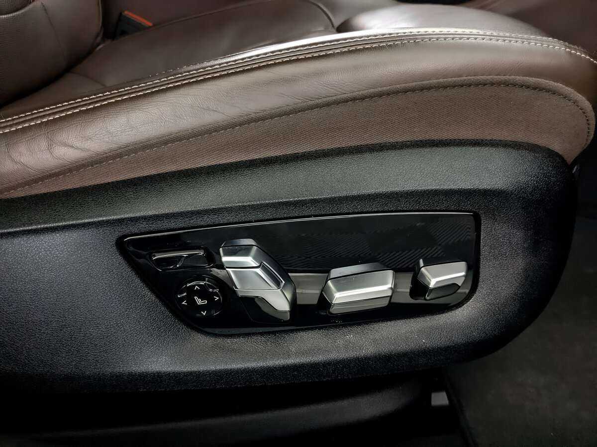 BMW 7 серии с пробегом — 2020 год. Фото: #18