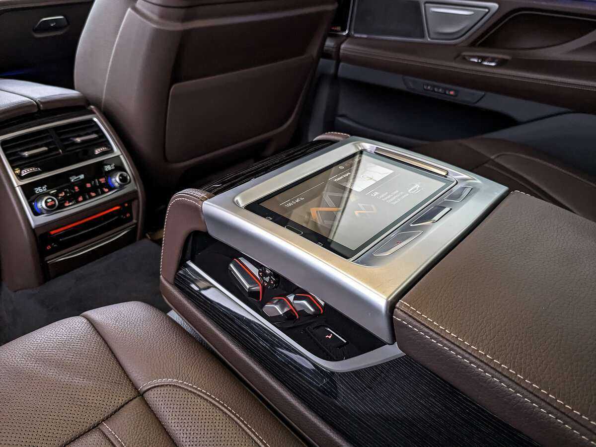BMW 7 серии с пробегом — 2019 год. Фото: #22