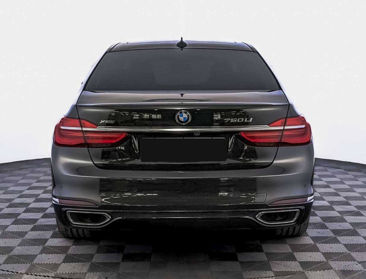 BMW 7 серии с пробегом — 2017 год. Фото: #4