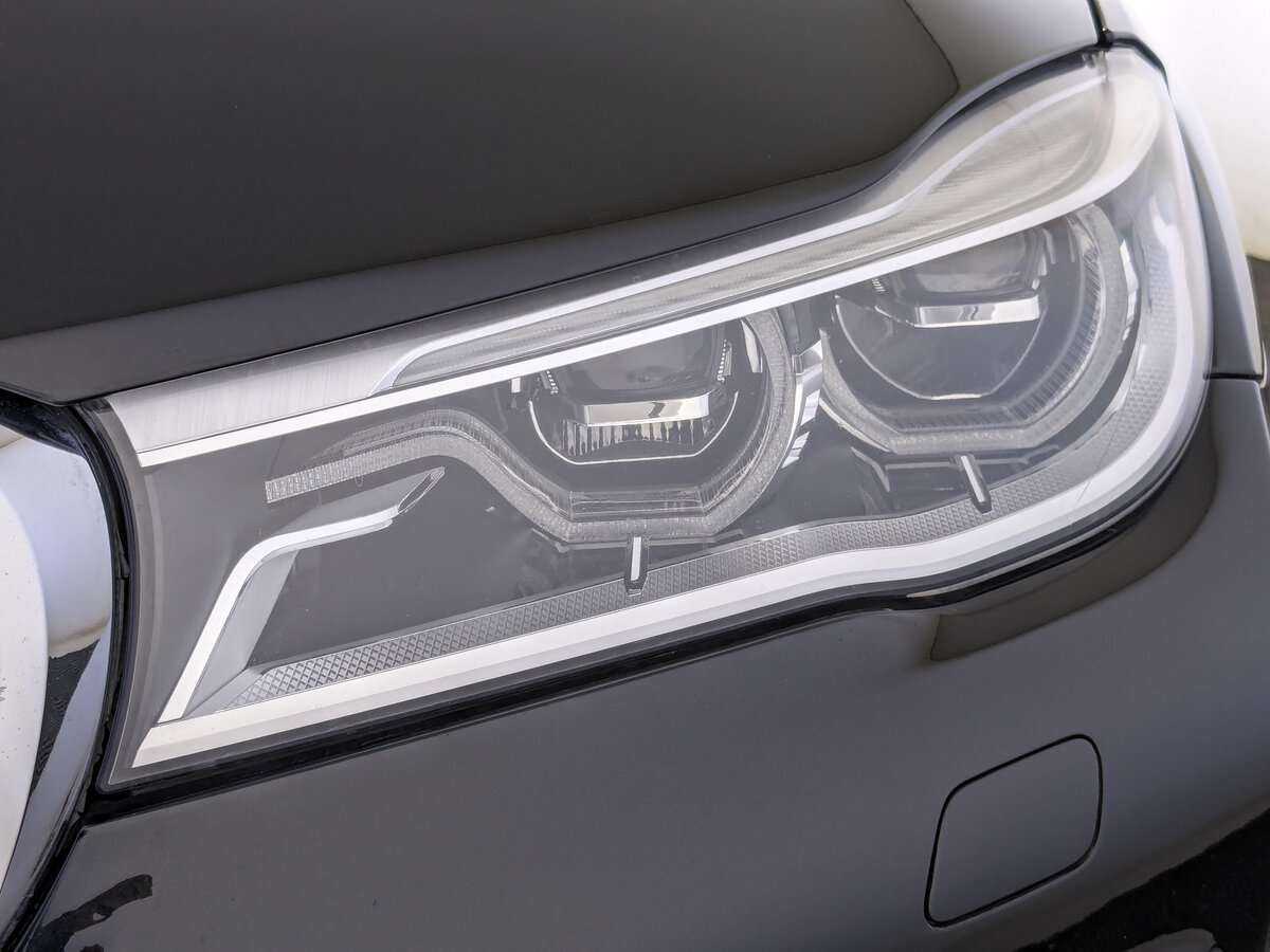 BMW 7 серии с пробегом — 2017 год. Фото: #9