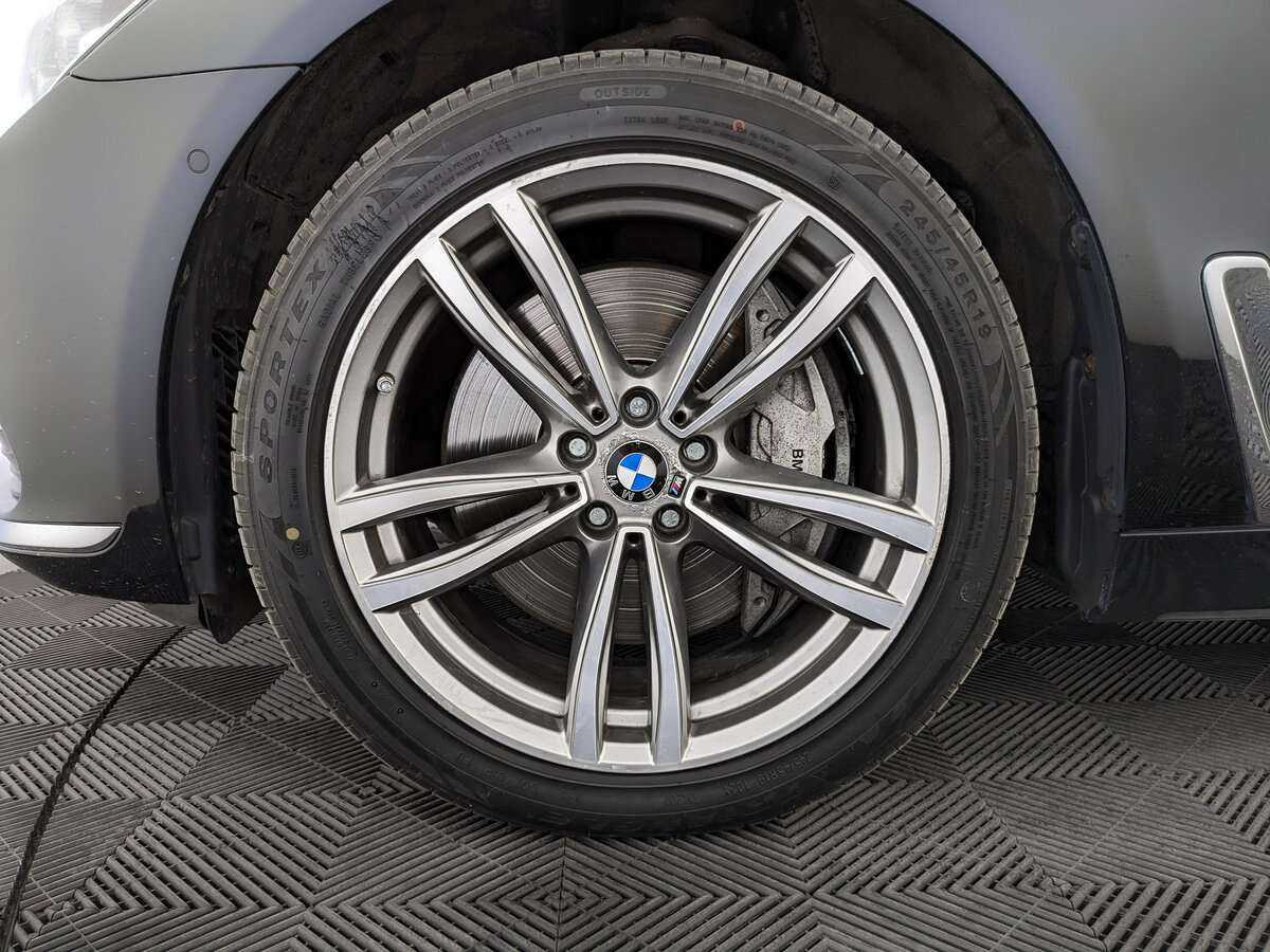 BMW 7 серии с пробегом — 2017 год. Фото: #10