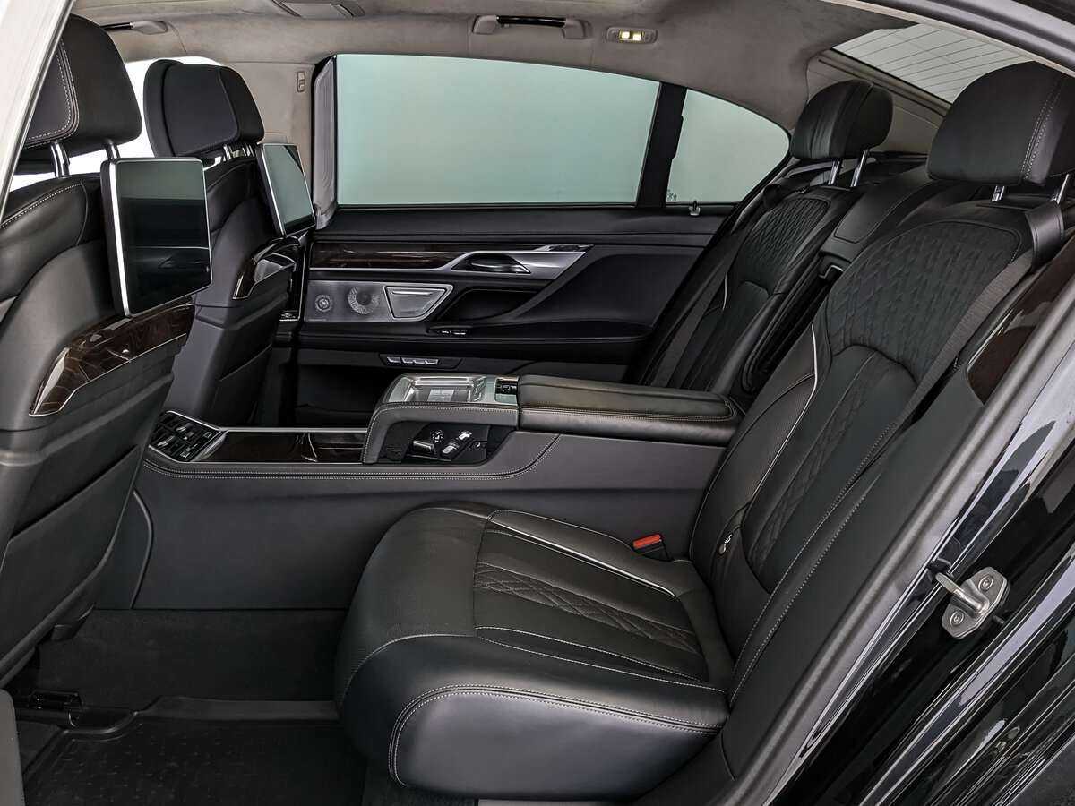 BMW 7 серии с пробегом — 2017 год. Фото: #16