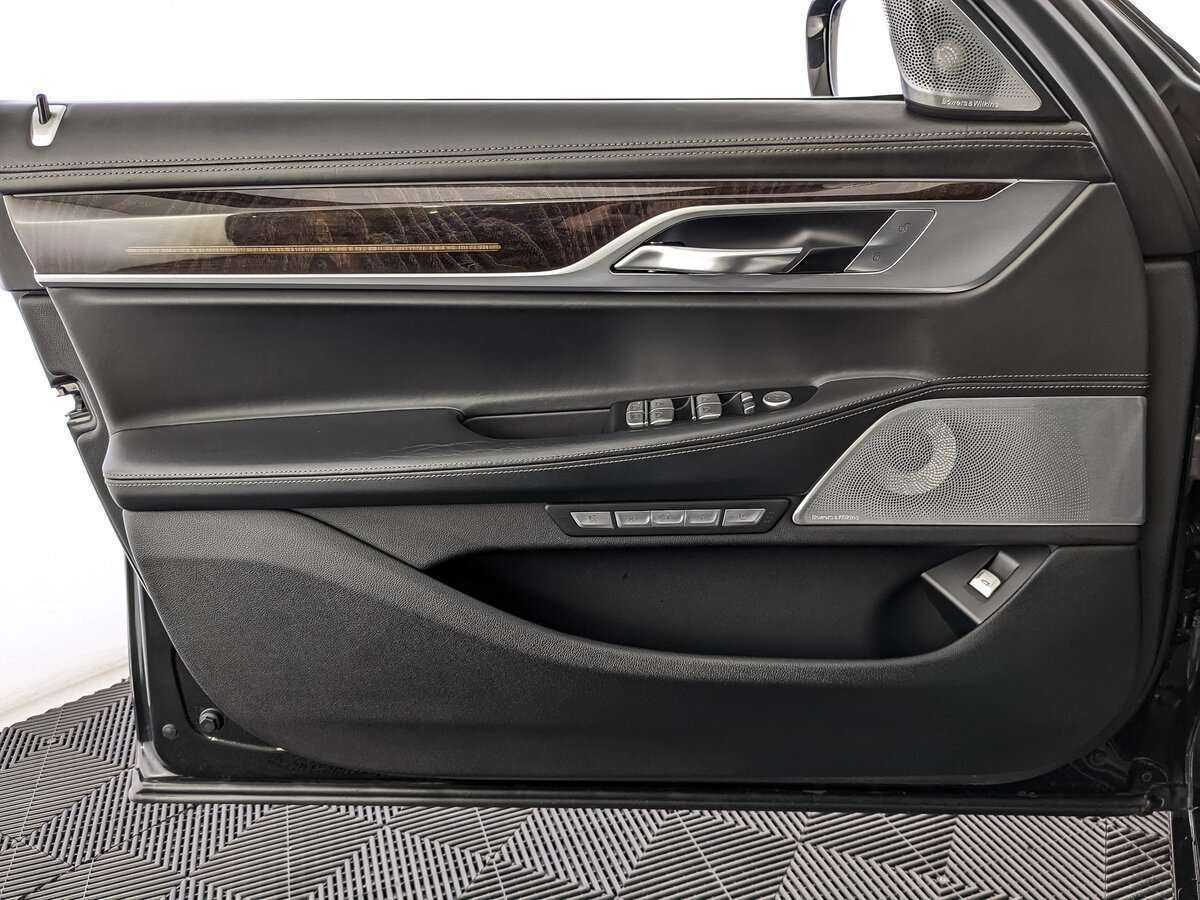 BMW 7 серии с пробегом — 2017 год. Фото: #17