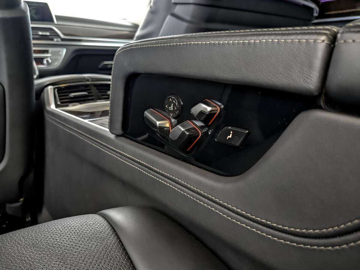 BMW 7 серии с пробегом — 2017 год. Фото: #29