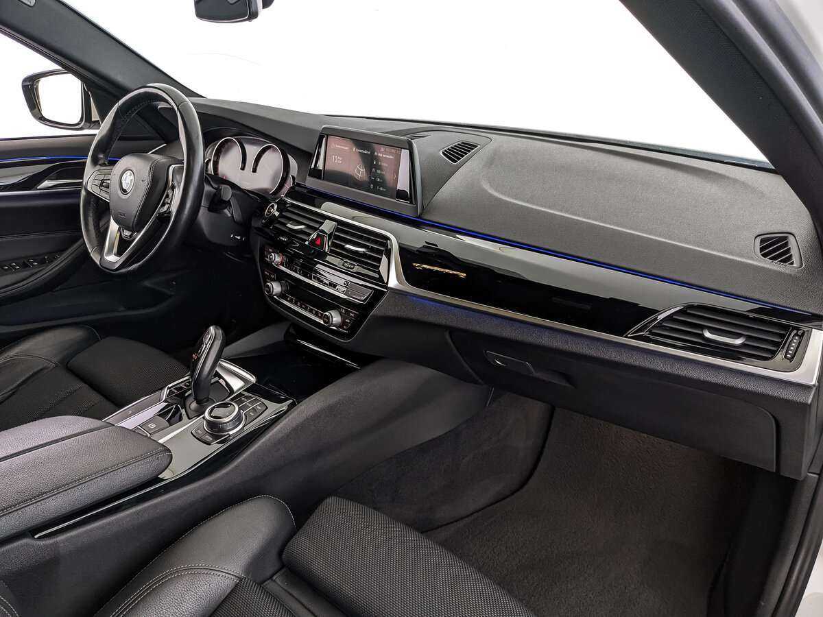 BMW 5 серии с пробегом — 2017 год. Фото: #8