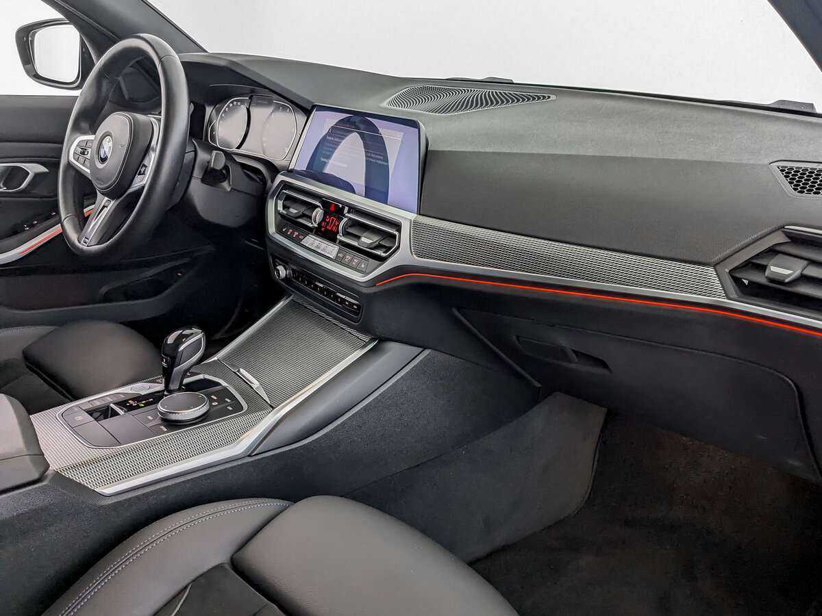 BMW 3 серии с пробегом — 2021 год. Фото: #8