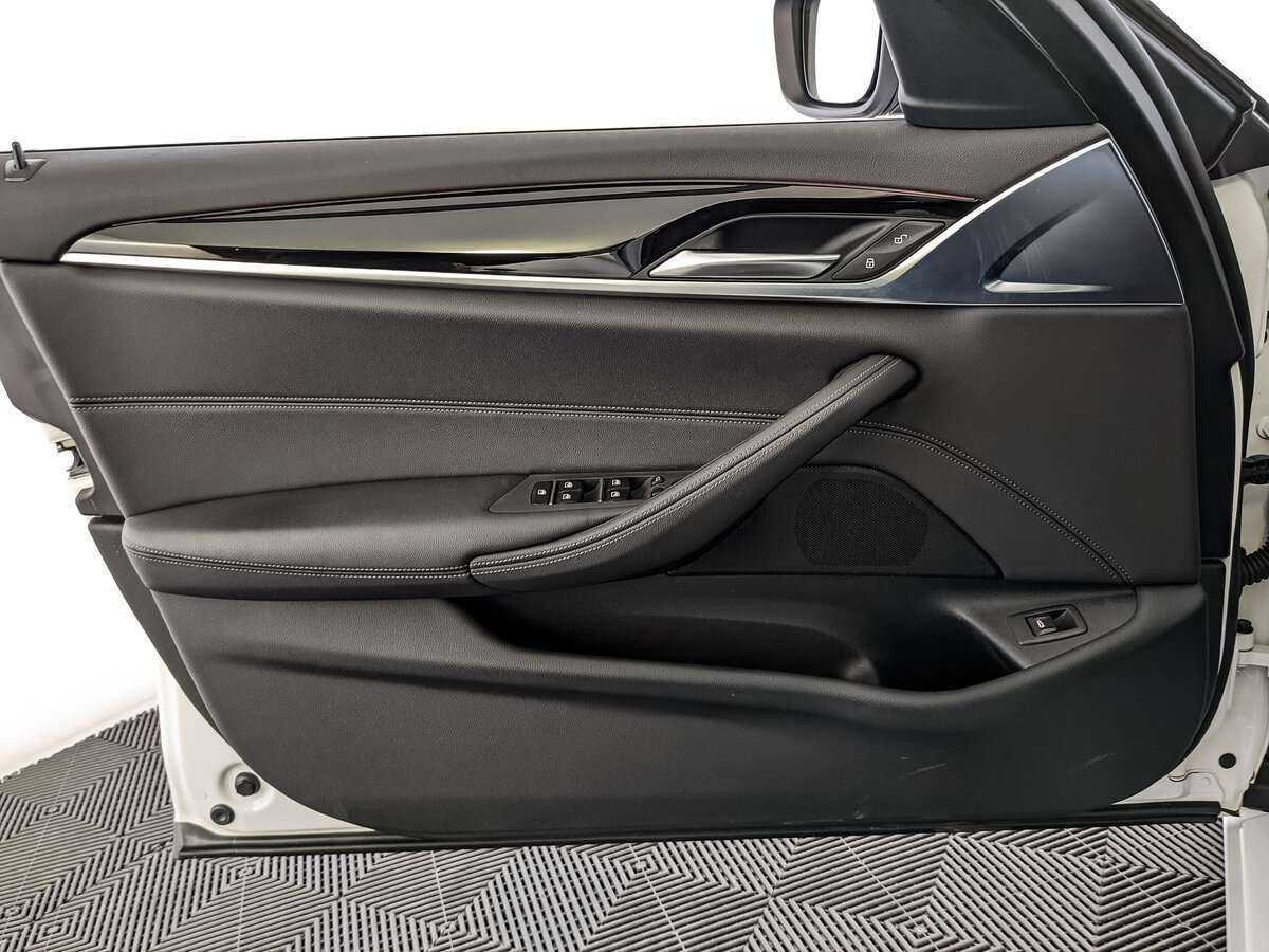 BMW 5 серии с пробегом — 2020 год. Фото: #12