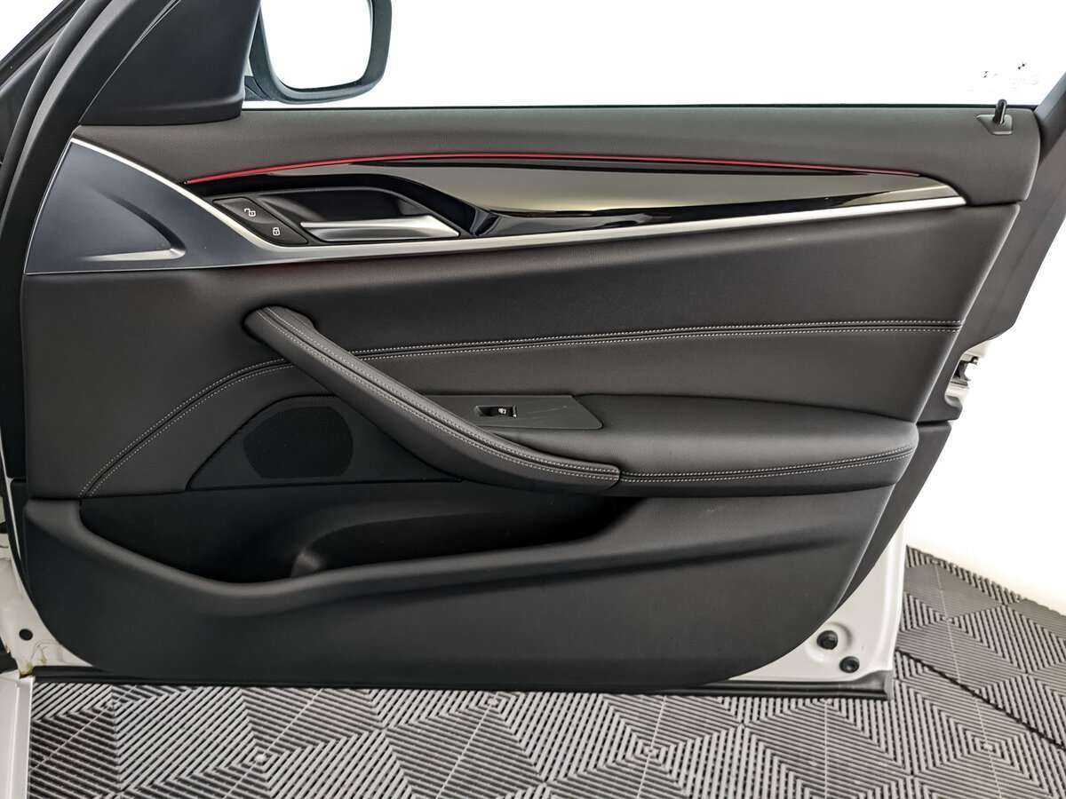 BMW 5 серии с пробегом — 2020 год. Фото: #18