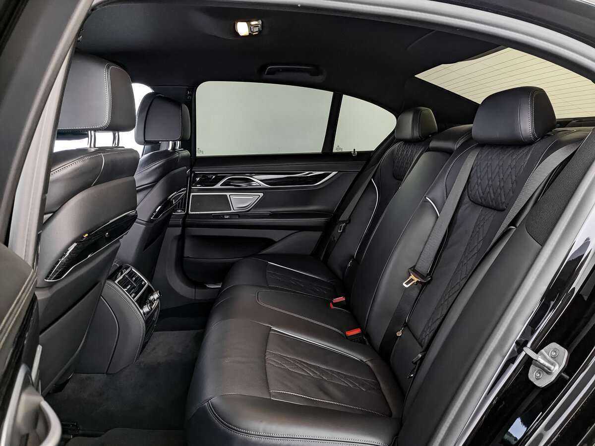 BMW 7 серии с пробегом — 2020 год. Фото: #12