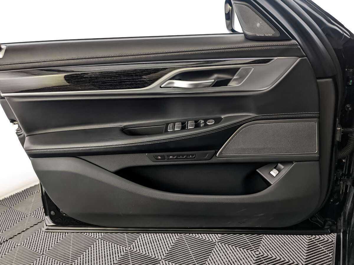 BMW 7 серии с пробегом — 2020 год. Фото: #13