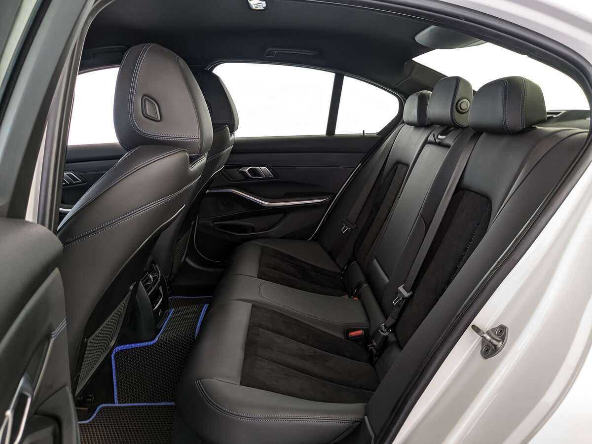 BMW 3 серии с пробегом — 2021 год. Фото: #13