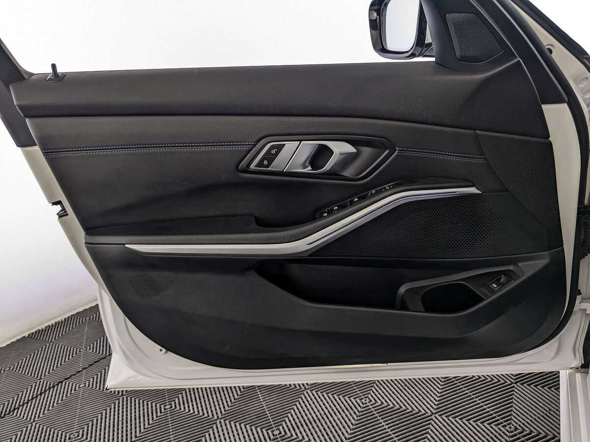 BMW 3 серии с пробегом — 2021 год. Фото: #14