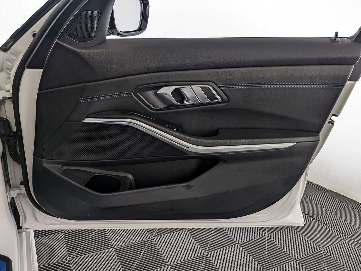 BMW 3 серии с пробегом — 2021 год. Фото: #19