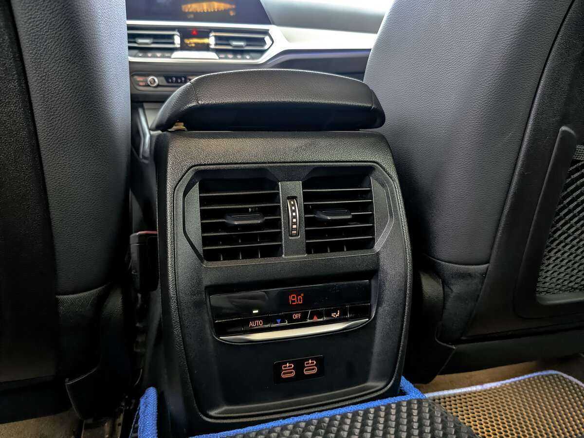 BMW 3 серии с пробегом — 2021 год. Фото: #21