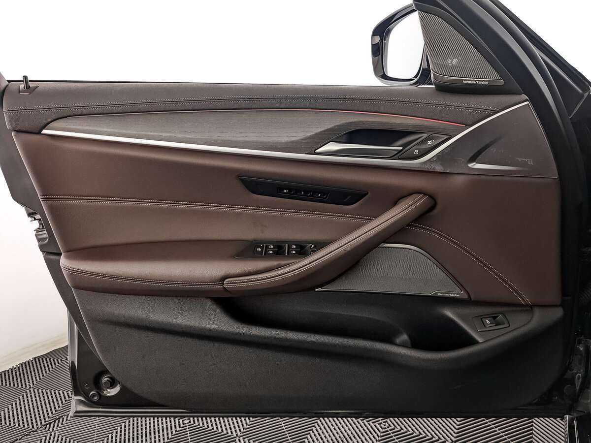 BMW 5 серии с пробегом — 2020 год. Фото: #12