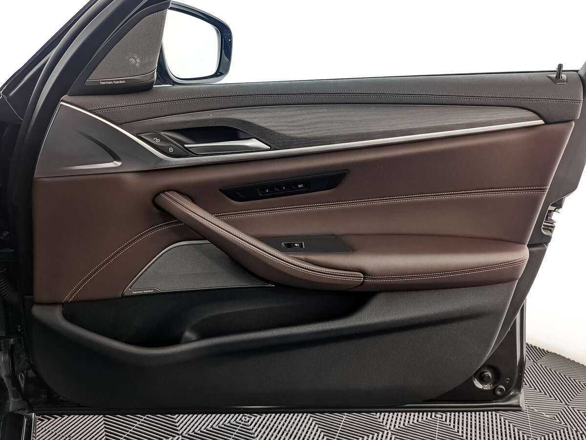 BMW 5 серии с пробегом — 2020 год. Фото: #18