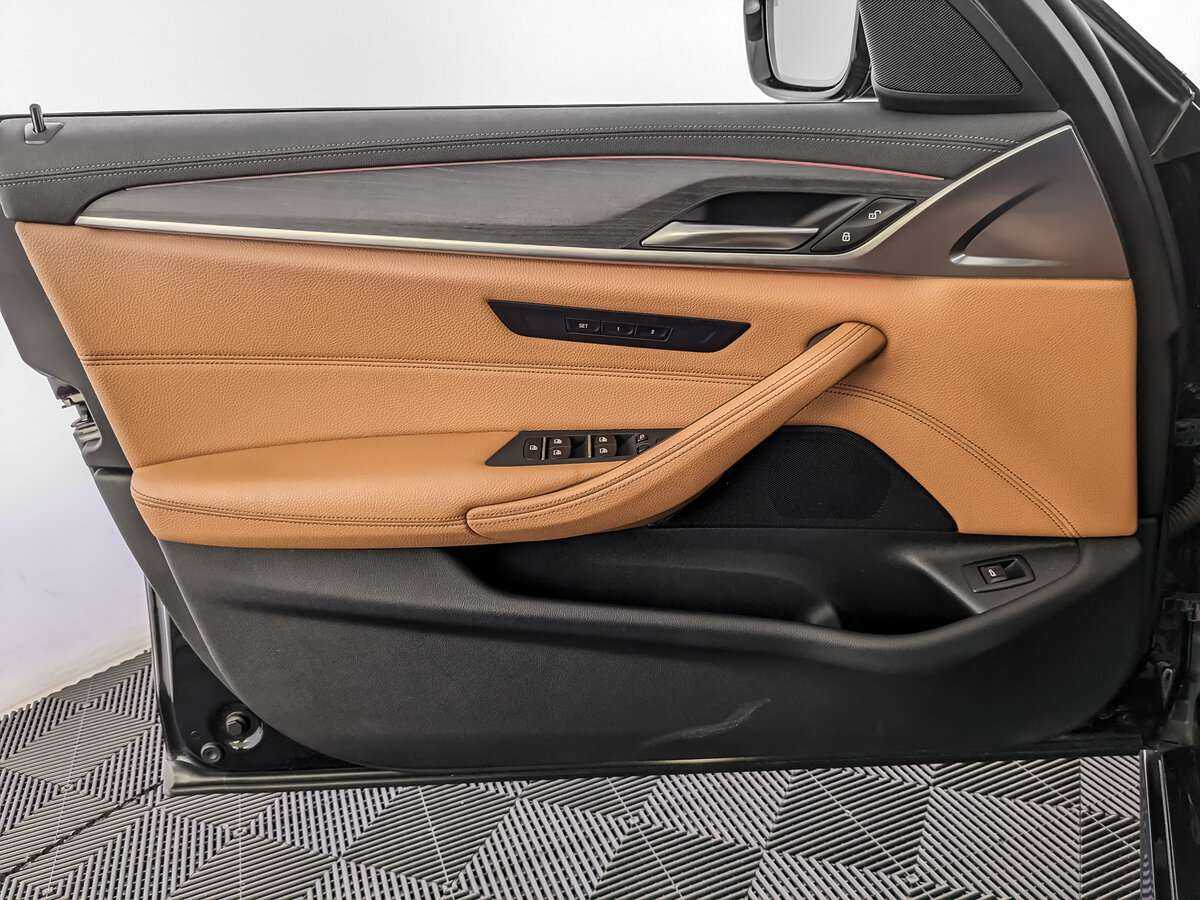 BMW 5 серии с пробегом — 2021 год. Фото: #11