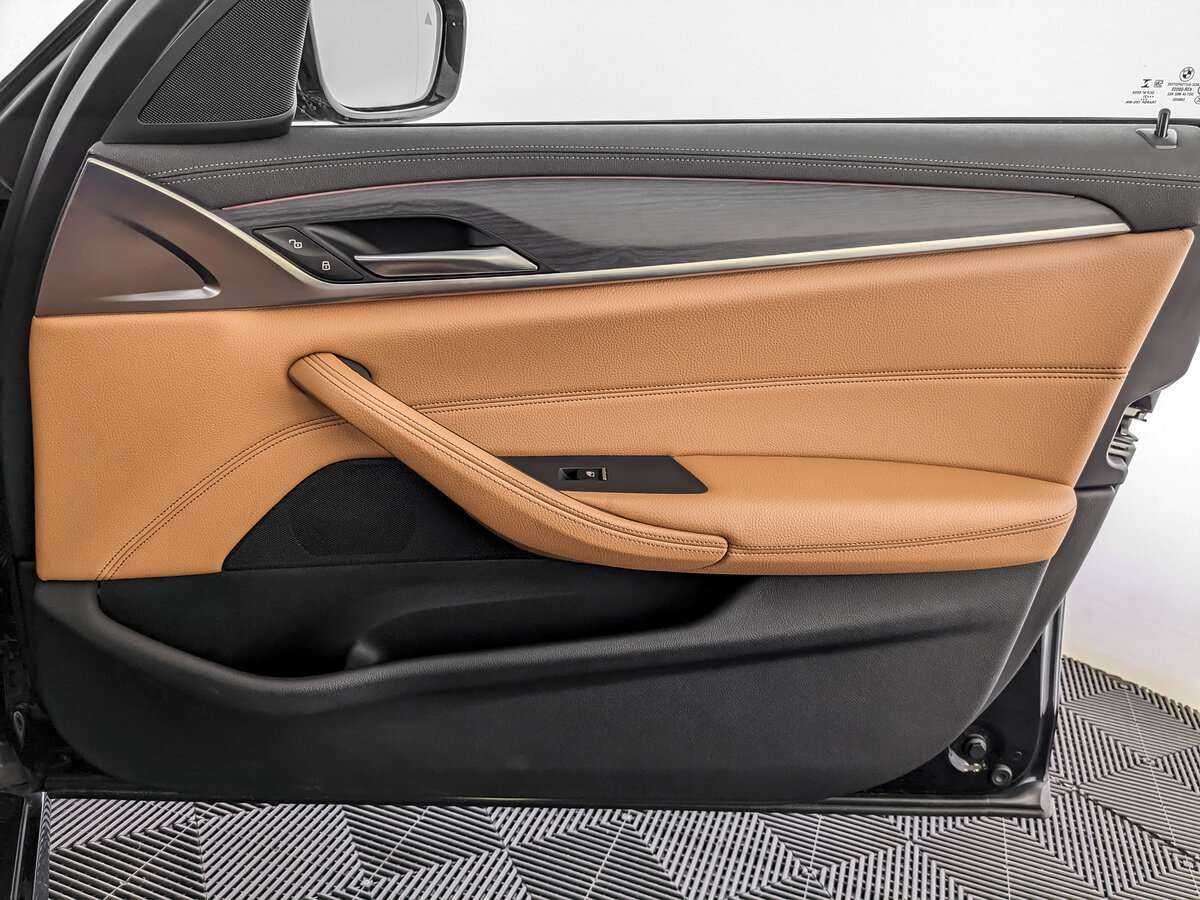 BMW 5 серии с пробегом — 2021 год. Фото: #16