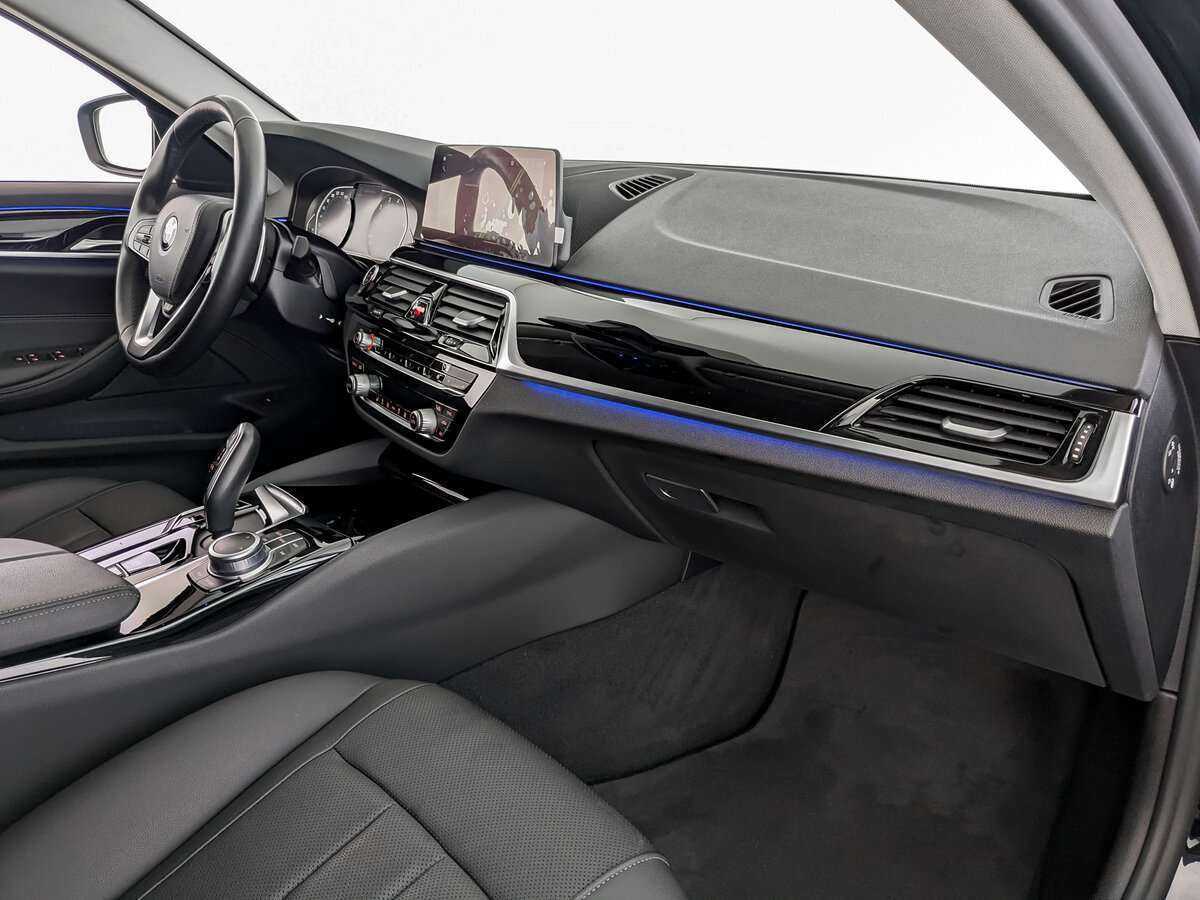 BMW 5 серии с пробегом — 2021 год. Фото: #8