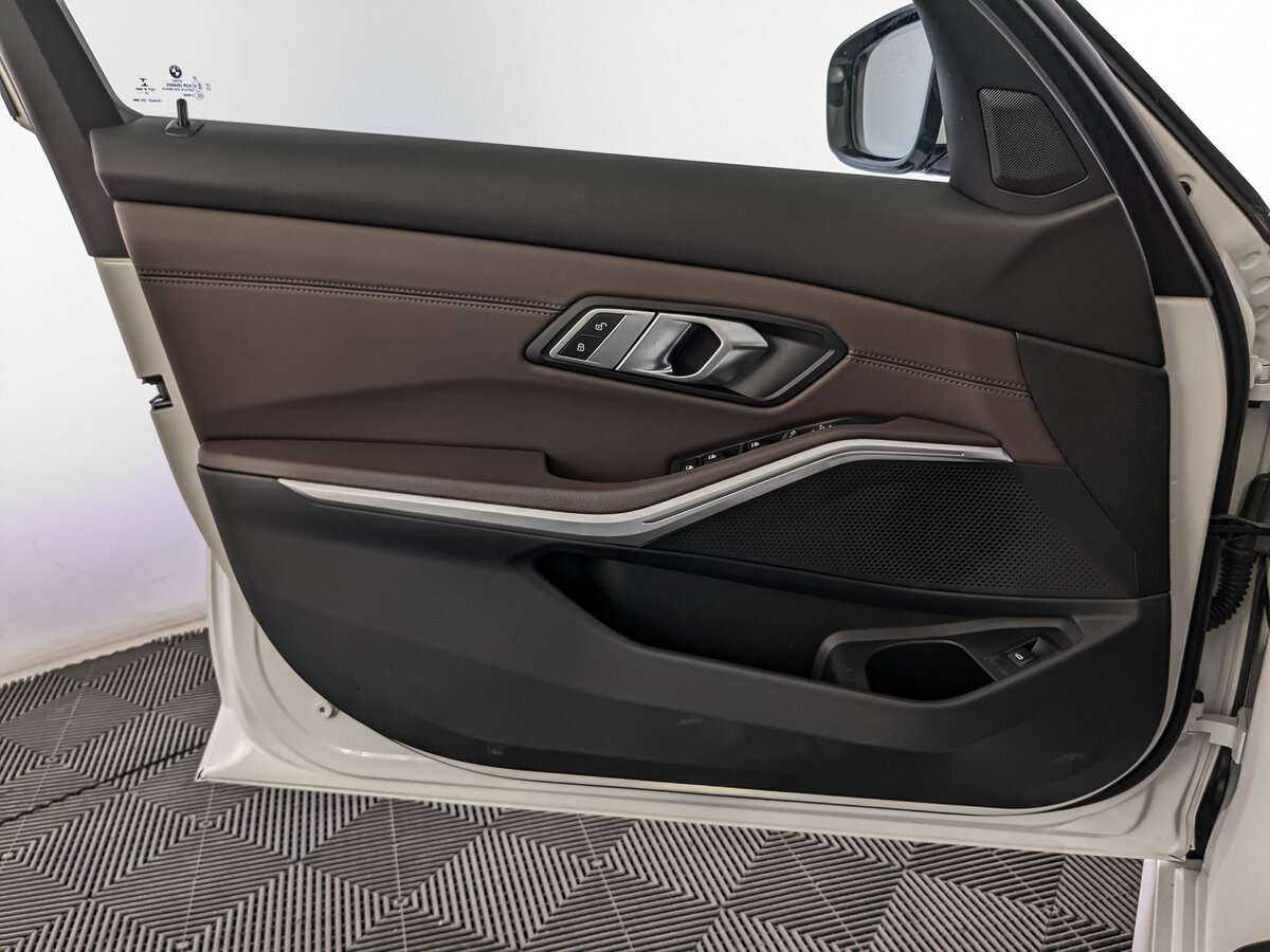 BMW 3 серии с пробегом — 2020 год. Фото: #14