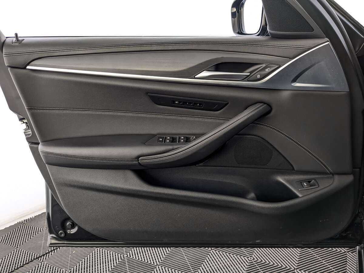 BMW 5 серии с пробегом — 2021 год. Фото: #10