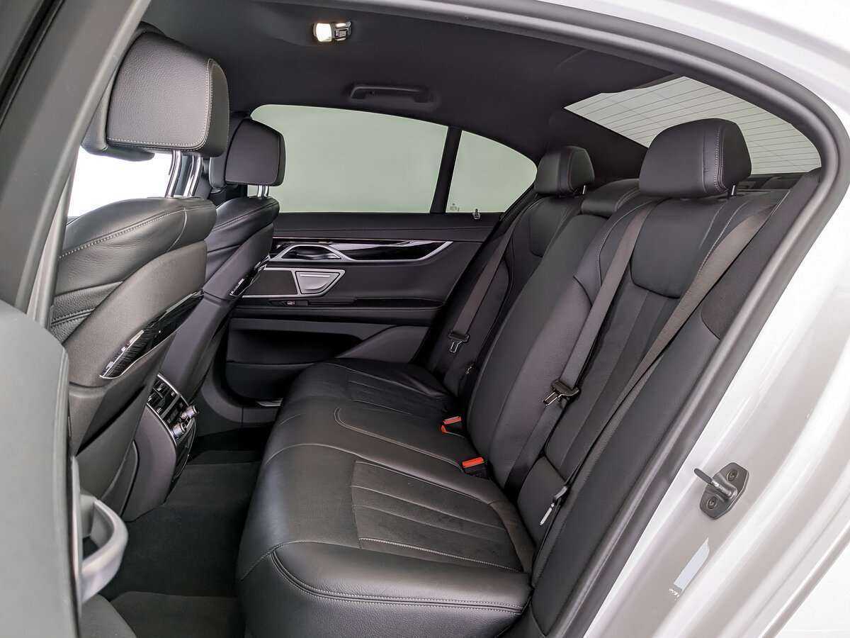 BMW 7 серии с пробегом — 2019 год. Фото: #9