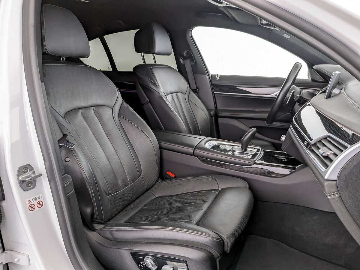 BMW 7 серии с пробегом — 2019 год. Фото: #19