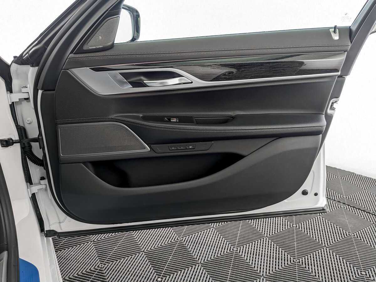 BMW 7 серии с пробегом — 2019 год. Фото: #20