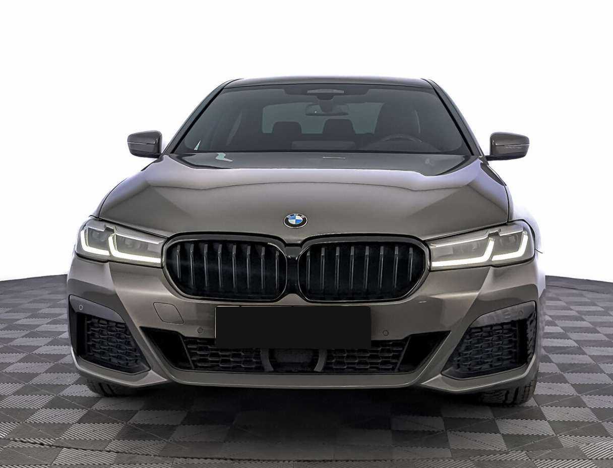 BMW 5 серии с пробегом — 2021 год. Фото: #1