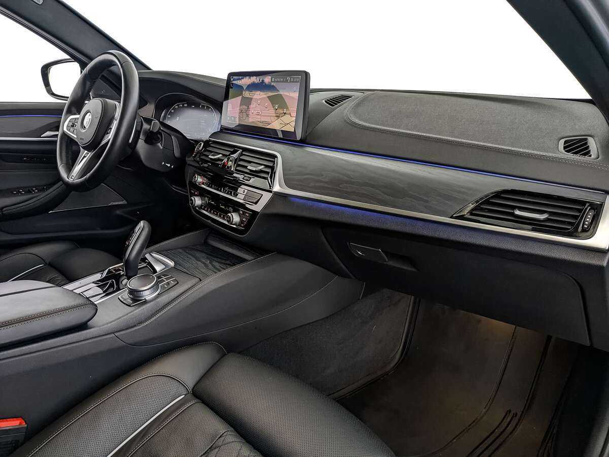 BMW 5 серии с пробегом — 2021 год. Фото: #8