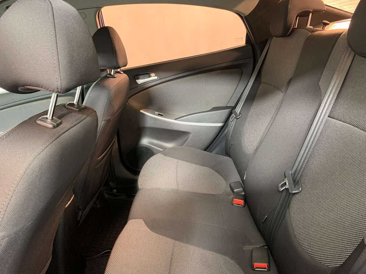 Hyundai Solaris с пробегом — 2013 год. Фото: #15