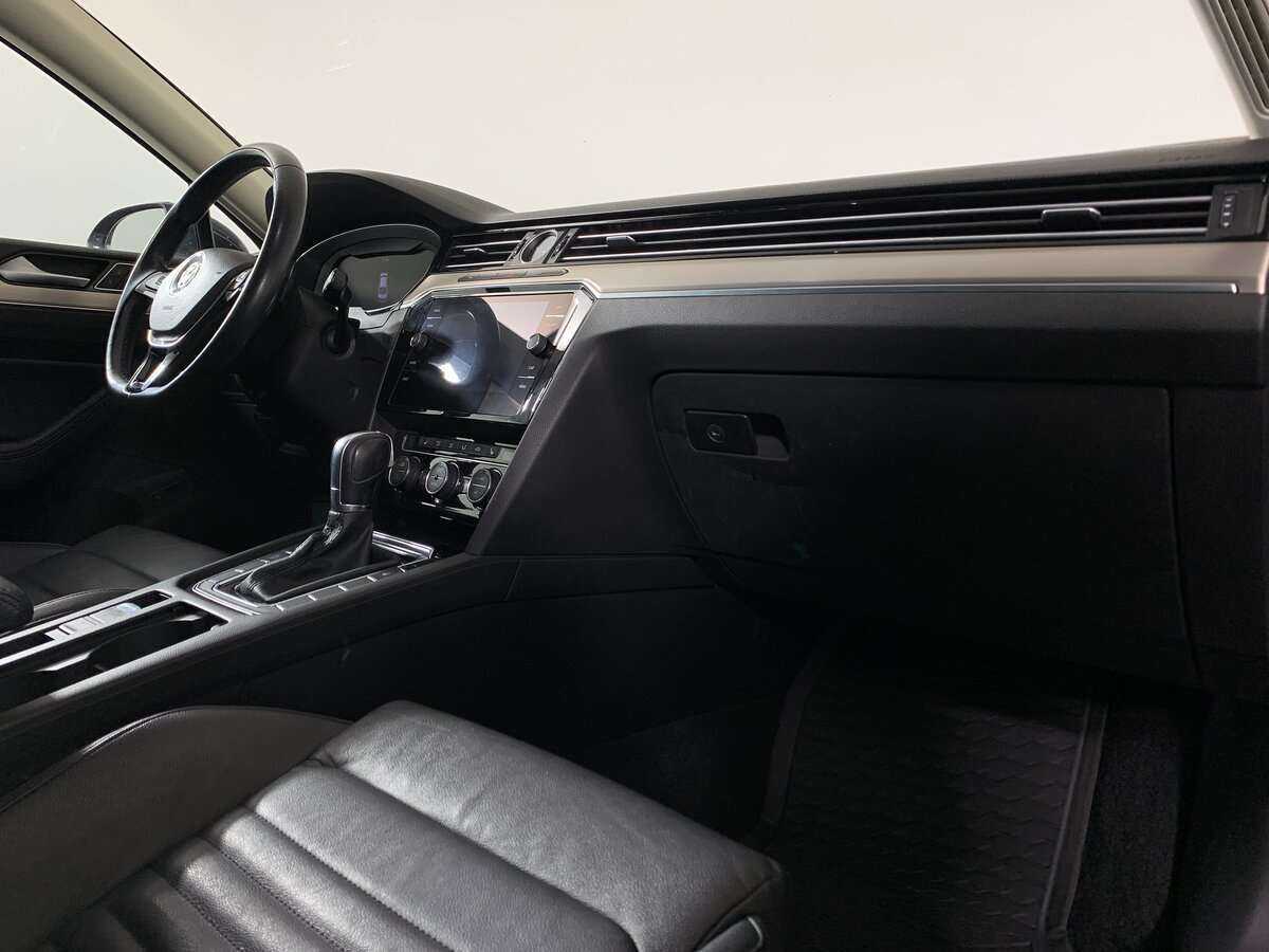 Volkswagen Passat с пробегом — 2019 год. Фото: #10