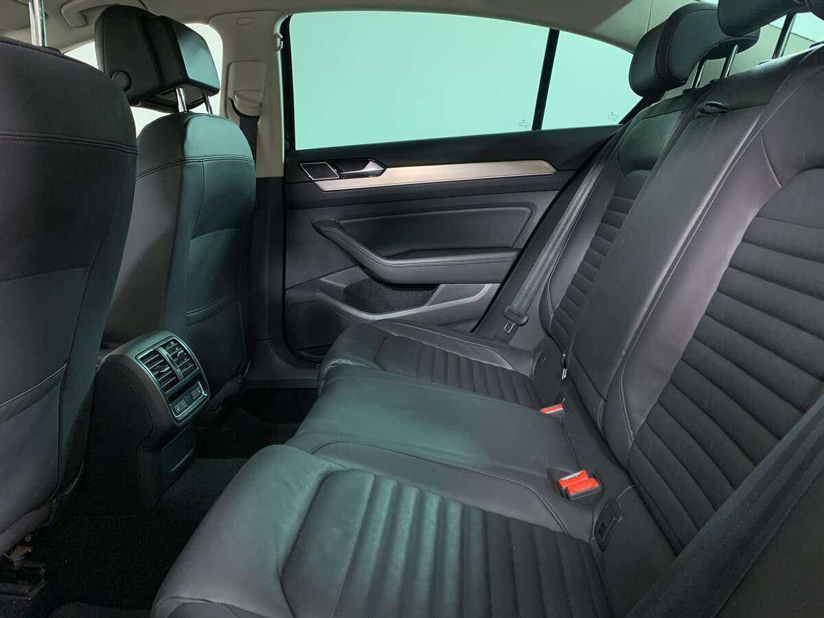 Volkswagen Passat с пробегом — 2019 год. Фото: #15