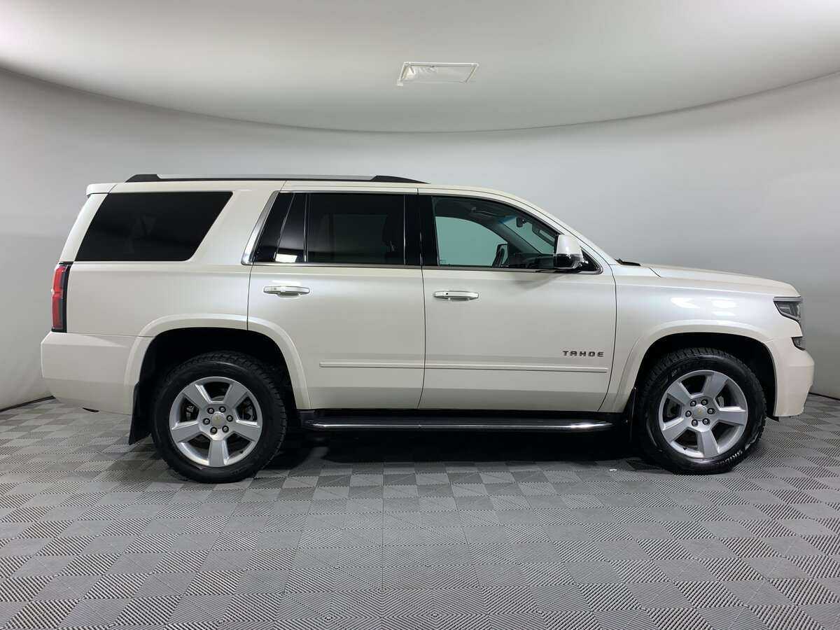 Chevrolet Tahoe с пробегом — 2015 год. Фото: #2