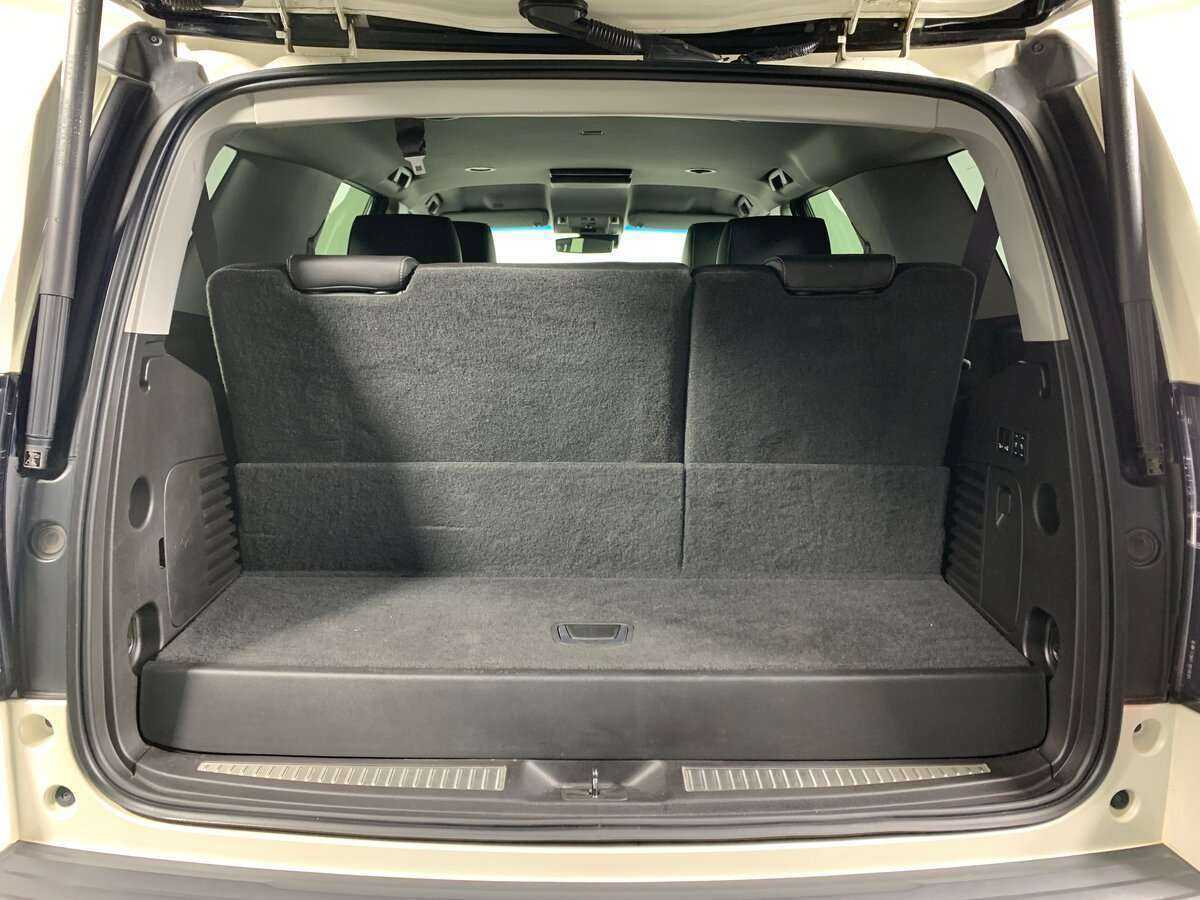 Chevrolet Tahoe с пробегом — 2015 год. Фото: #13