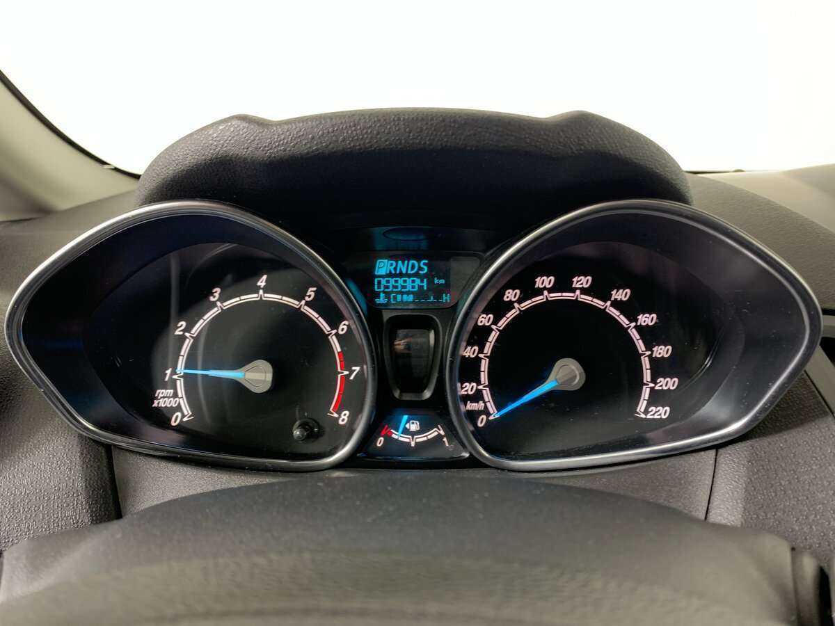 Ford Fiesta с пробегом — 2016 год. Фото: #14