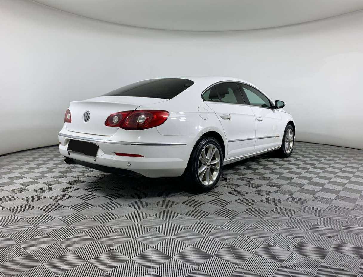 Volkswagen Passat CC с пробегом — 2011 год. Фото: #4