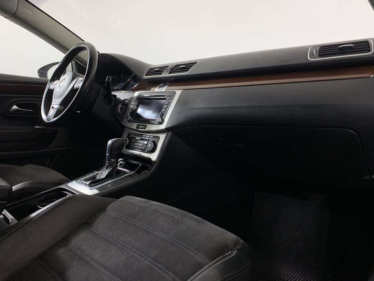 Volkswagen Passat CC с пробегом — 2011 год. Фото: #10