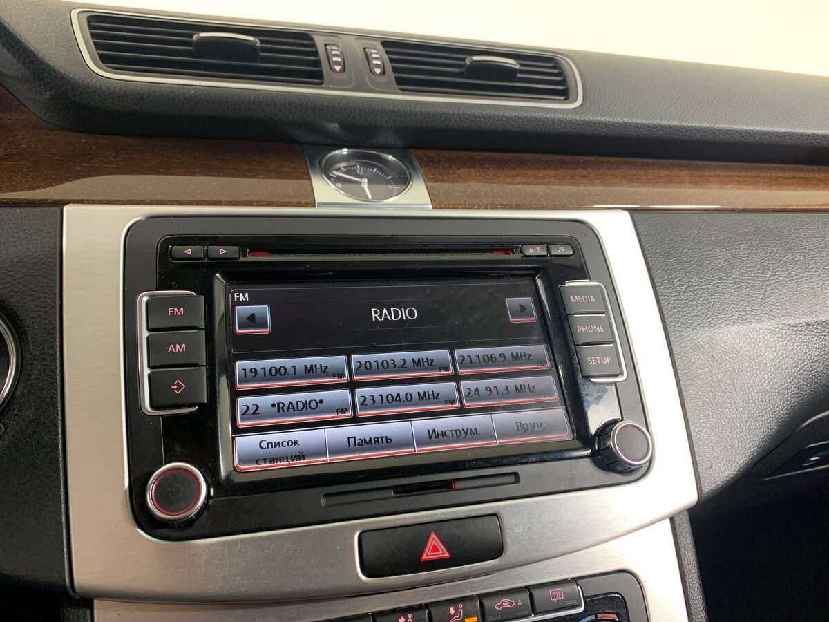 Volkswagen Passat CC с пробегом — 2011 год. Фото: #12