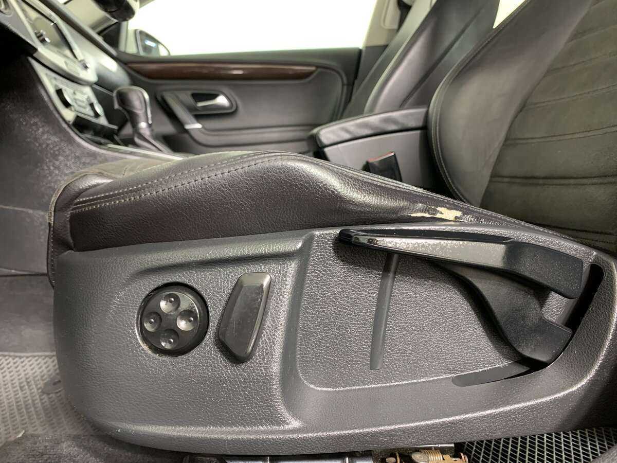 Volkswagen Passat CC с пробегом — 2011 год. Фото: #13