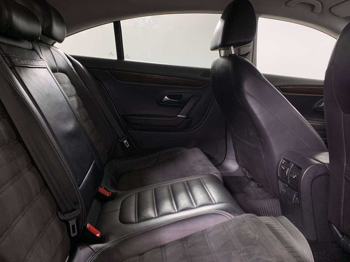 Volkswagen Passat CC с пробегом — 2011 год. Фото: #14